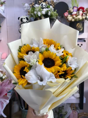 Yellow n'white