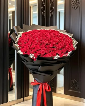 English Red Rose Majesty